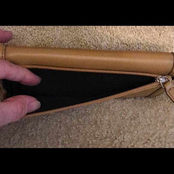 🆕🔥TOMMY HILFIGER(GENUINE LEATHER) CAMEL COLOR WALLET/SUPER SUPER CUTE&SOFT!!! - Picture 10 of 12